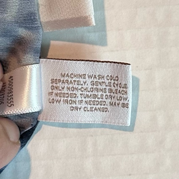 Chico’s blue animal print tunic Size 2. - Picture 10 of 10